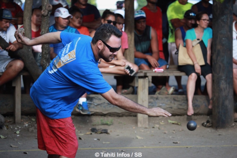 Kevin Bocahut a fait le show en tirant le cochonnet 5 fois Kevin Bocahut a fait le show en tirant le cochonnet 5 fois
