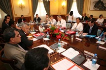 Divergences entre Marie-Luce Penchard et Gaston Tong Sang en Polynésie.