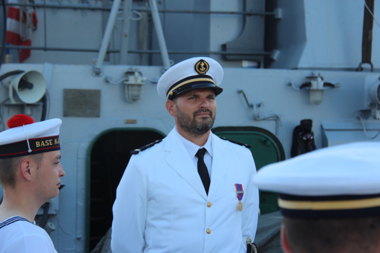 Deux nouveaux commandants pour le Jasmin et le Manini Deux nouveaux commandants pour le Jasmin et le Manini