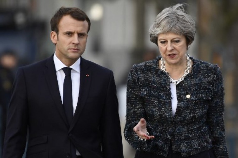 Macron reçoit May pour parler Brexit pour la première soirée de ses vacances Macron reçoit May pour parler Brexit pour la première soirée de ses vacances