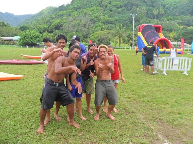 «Taurea street party : animations inter quartiers au stade du collège de Mahina»