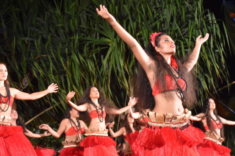 Intercontinental : Hei Tahiti a fait le show au mini heiva vendredi Intercontinental : Hei Tahiti a fait le show au mini heiva vendredi