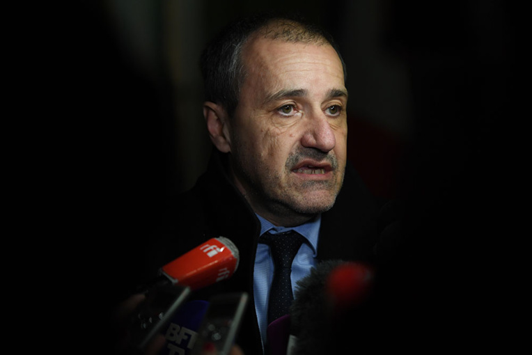 Corse: Gilles Simeoni refuse de débattre en présence de Charles Pieri à la tribune Corse: Gilles Simeoni refuse de débattre en présence de Charles Pieri à la tribune