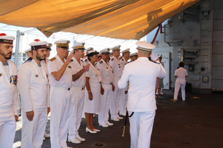 Passation de commandement à bord du Prairial
