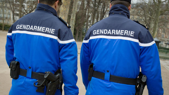 Sarthe: enquête ouverte pour meurtre après la découverte de deux corps calcinés