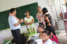 Le ministre de l'Education en visite dans les écoles privées de Papeete