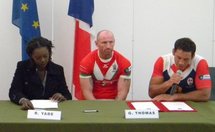 Rama YADE, Gareth THOMAS, capitaine de l’équipe du Pays de Galles de rugby à XIII et Nicolas LARRAT, Président de la fédération de rugby à XIII