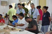Le Haut-Commissaire visite le Centre des métiers d'art de Papeete