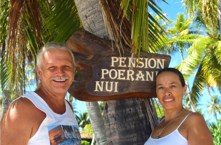 Aracely et Manu, les propriétaires de Poerani Nui ; lui est Suisse, elle est Colombienne. Aracely et Manu, les propriétaires de Poerani Nui ; lui est Suisse, elle est Colombienne.