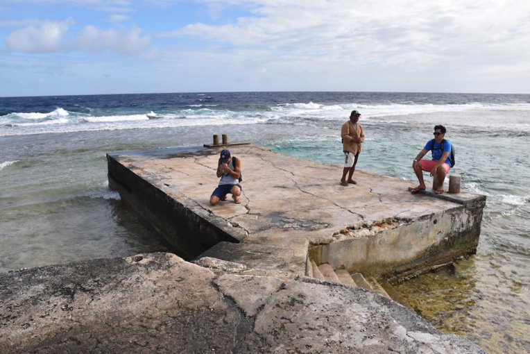 Edouard Fritch fait des promesses à Hereheretue Edouard Fritch fait des promesses à Hereheretue