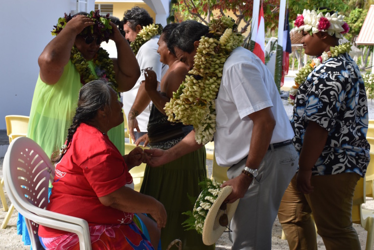 Edouard Fritch fait des promesses à Hereheretue Edouard Fritch fait des promesses à Hereheretue