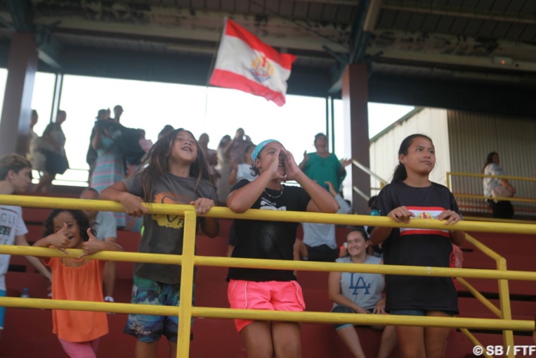 Le public était là pour supporter son équipe Le public était là pour supporter son équipe