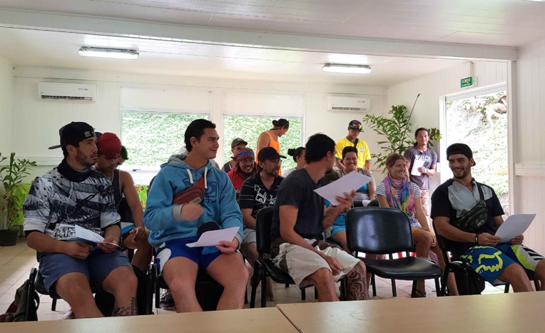 Remise d’attestations de formation à Hiva Oa Remise d’attestations de formation à Hiva Oa