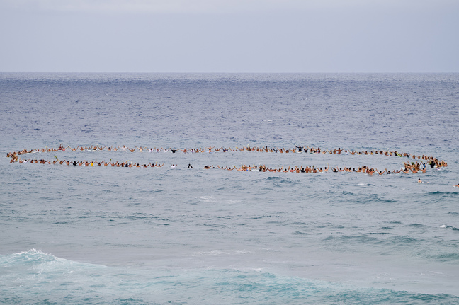 Porta del Sol: les surfeurs rendent hommage à Andy Irons