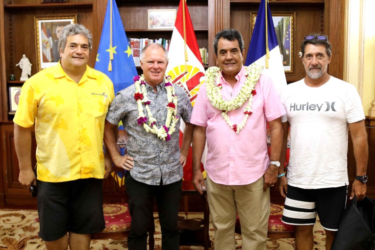 Surf à Teahupoo : Graham Stapelberg de la World Surf League reçu à la Présidence Surf à Teahupoo : Graham Stapelberg de la World Surf League reçu à la Présidence