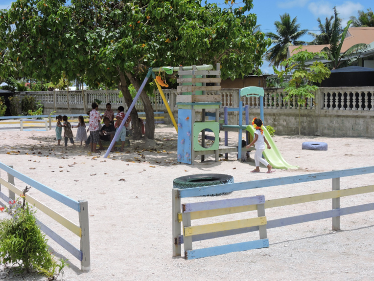 Au total, ce sont environ 70 000 élèves qui reprennent les bancs de l'école cette semaine. Au total, ce sont environ 70 000 élèves qui reprennent les bancs de l'école cette semaine.