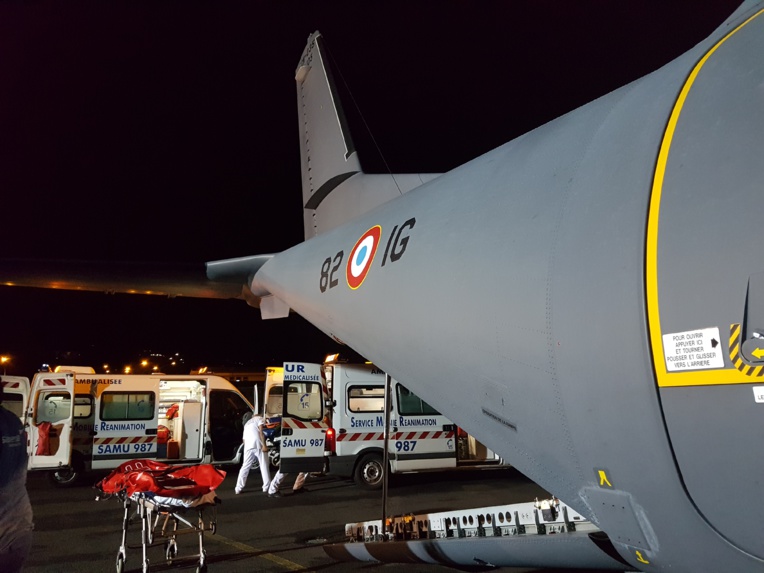 Forces armées : 3000 kilomètres et 8 heures de vols pour un quadruple evasan dans les Tuamotu Forces armées : 3000 kilomètres et 8 heures de vols pour un quadruple evasan dans les Tuamotu