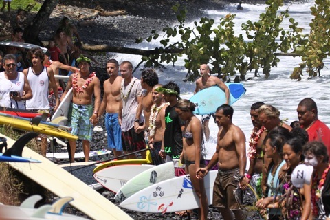 Andy Irons, un hommage tout en images à Papenoo.