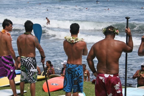 Andy Irons, un hommage tout en images à Papenoo.
