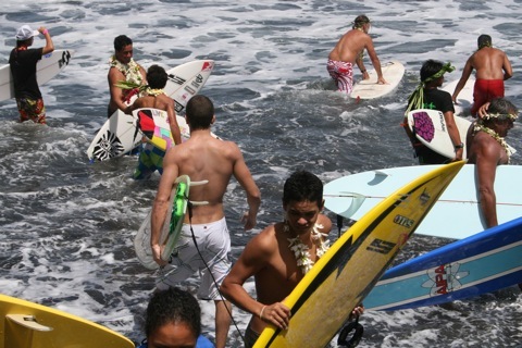Andy Irons, un hommage tout en images à Papenoo.