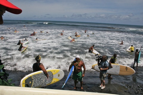 Andy Irons, un hommage tout en images à Papenoo.