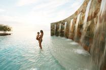 The infinity swimming pool -Manava-Tahiti