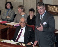 Patrick Galenon fait son entrée au CESE, Delevoye en prend la présidence.