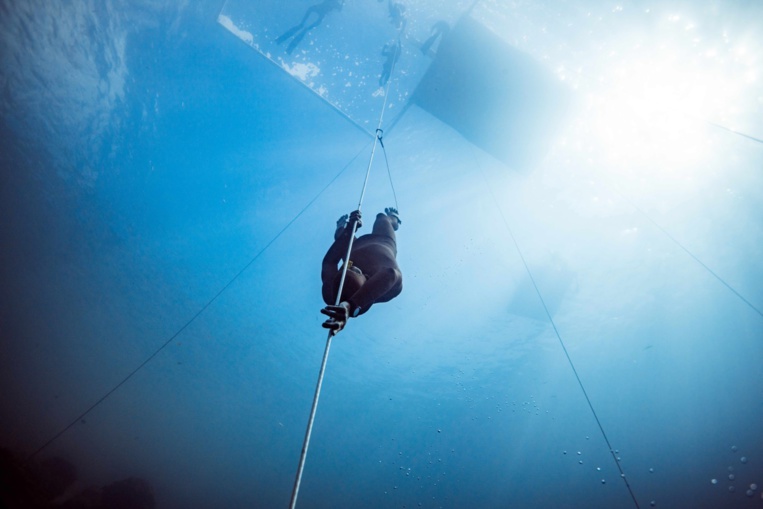 Denis a pu atteindre -93 mètres sans palmes © Alex St Jean Denis a pu atteindre -93 mètres sans palmes © Alex St Jean