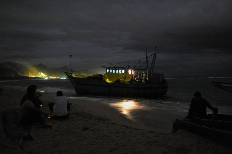 Australie : les passagers d'un bateau échoué en fuite Australie : les passagers d'un bateau échoué en fuite