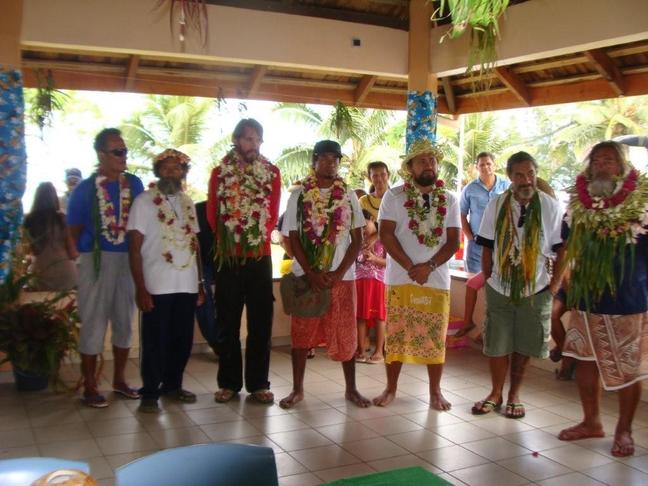 Mais c'est à Tautira, à la pointe de la presqu'île Qu'ils vont festoyer
