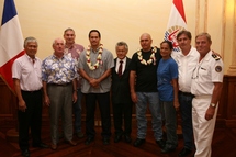 Yannick BORDES & Raiarii RAOULX ont reçu la médaille de l'Ordre de Tahiti Nui -