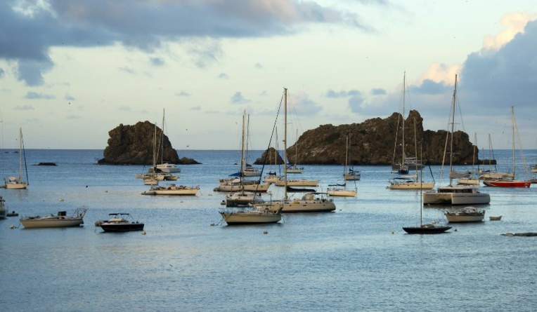 Après Irma, Saint-Barth se reconstruit, mais la population ne veut pas être oubliée Après Irma, Saint-Barth se reconstruit, mais la population ne veut pas être oubliée