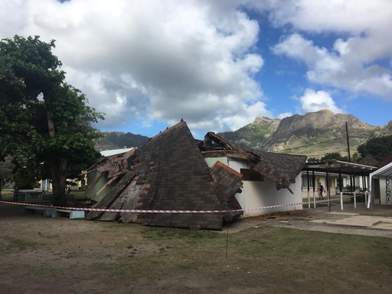 Ua Pou : effondrement du toit du collège Ua Pou : effondrement du toit du collège