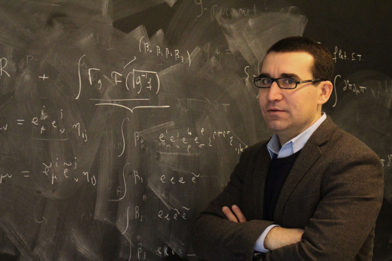 Petit voyage au cœur de la cosmologie (et à la rencontre des ondes gravitationnelles) Petit voyage au cœur de la cosmologie (et à la rencontre des ondes gravitationnelles)