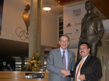 Jean-Pierre Beaury reçu au Comité National Olympique et Sportif Français