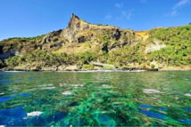 L'arrivée au port de Pitcairn prépare les visiteurs au paysage escarpé de l'île (crédit Tony Probst)