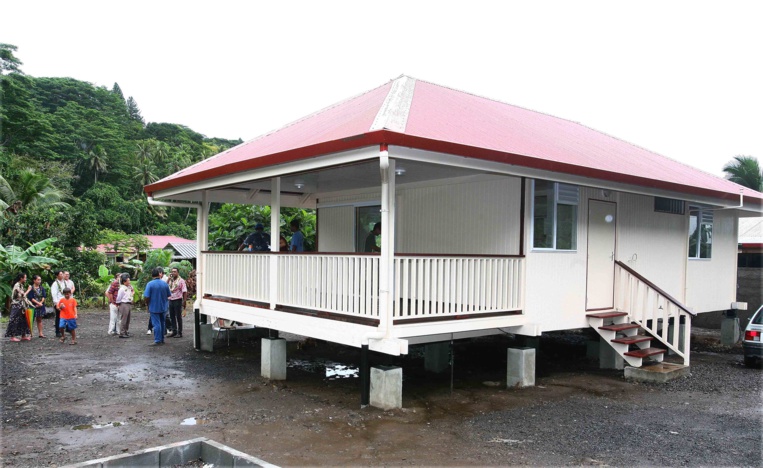 Des matériaux pour 450 fare devraient arrivés à l'OPH fin octobre voire mi-novembre. Des matériaux pour 450 fare devraient arrivés à l'OPH fin octobre voire mi-novembre.