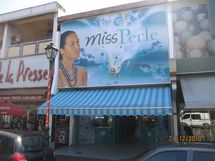 Impossible de manquer la remarquable devanture.