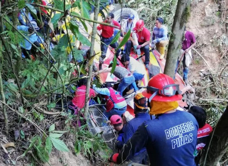 Equateur: 12 morts dans un 7e accident d'autocar en 37 jours Equateur: 12 morts dans un 7e accident d'autocar en 37 jours