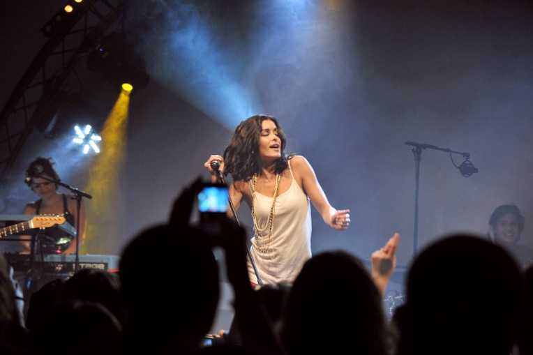 Sursis requis dans l'accident mortel de l'A1 où la chanteuse Jenifer avait été blessée Sursis requis dans l'accident mortel de l'A1 où la chanteuse Jenifer avait été blessée