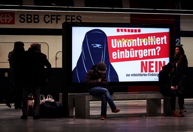 Suisse : un canton vote à une écrasante majorité pour l'"interdiction de la burqa" Suisse : un canton vote à une écrasante majorité pour l'"interdiction de la burqa"