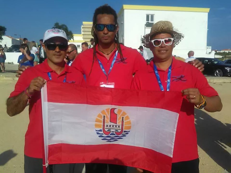 Nos trois titulaires Teva Montagnon, Dell Lamartiniere et Steeve Tetuanui Nos trois titulaires Teva Montagnon, Dell Lamartiniere et Steeve Tetuanui