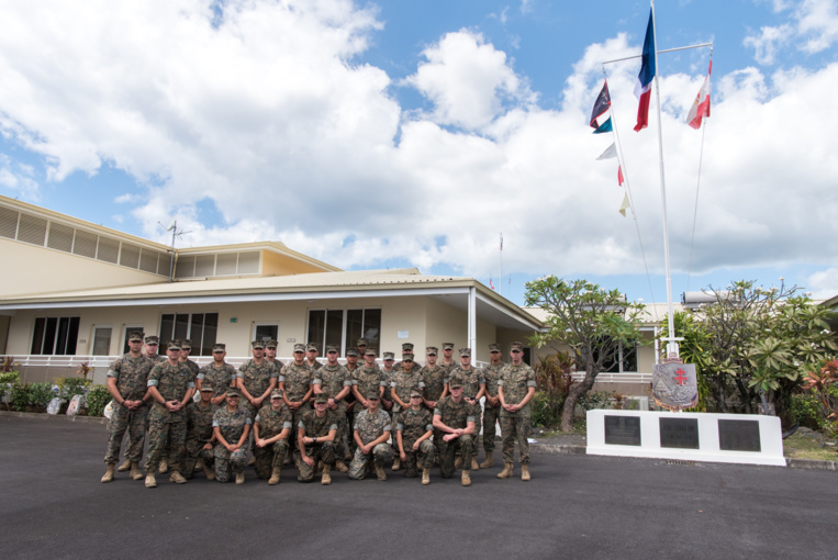 une partie du détachement a assisté à la cérémonie de levée des couleurs.