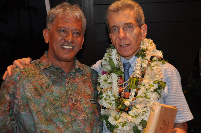 Adoplhe Colrat reçoit les personnalités à l'occasion de son départ prochain