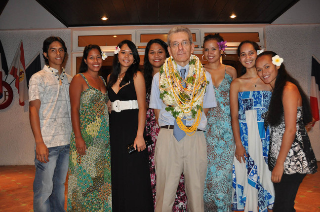 Adoplhe Colrat reçoit les personnalités à l'occasion de son départ prochain