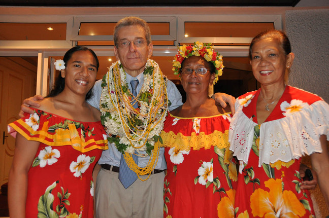 Adoplhe Colrat reçoit les personnalités à l'occasion de son départ prochain