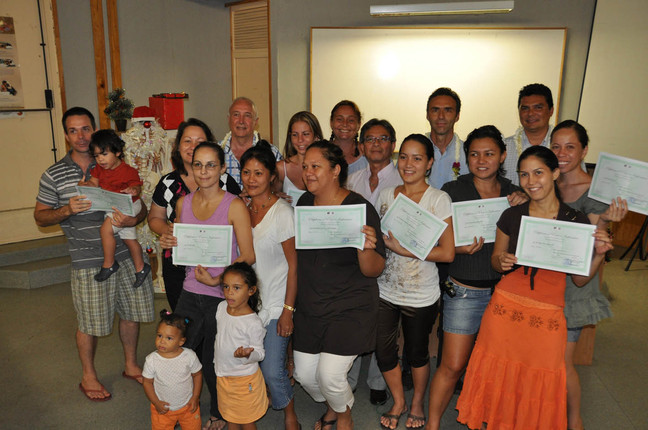 Remise des Diplômes d'Etat d'infirmier aux 17 lauréats de la session octobre et novembre 2010