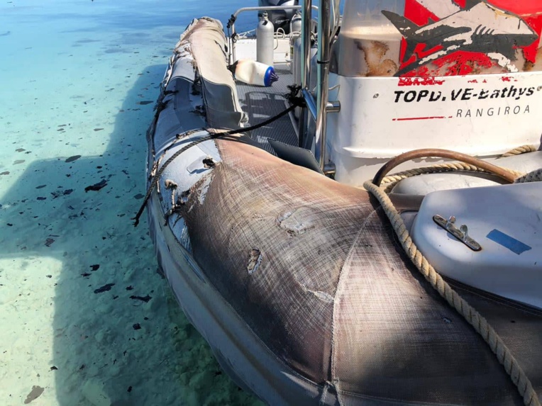 Fakarava: un bateau de plongée explose Fakarava: un bateau de plongée explose