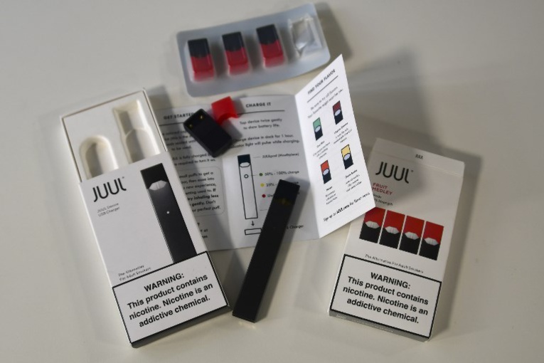 Juul, la cigarette électronique qui conquiert les Etats-Unis et inquiète les parents Juul, la cigarette électronique qui conquiert les Etats-Unis et inquiète les parents