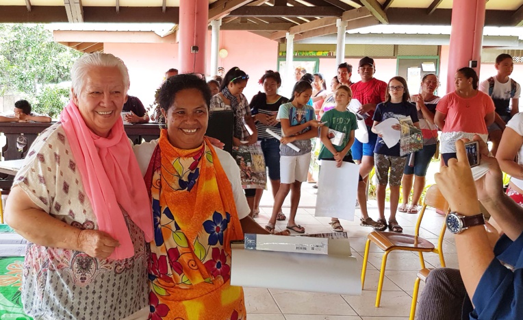 Nuku Hiva : les poètes en herbe récompensés Nuku Hiva : les poètes en herbe récompensés